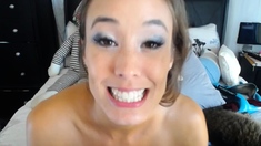 Hot Brunette Close Up Pussy Masturbation On Cam